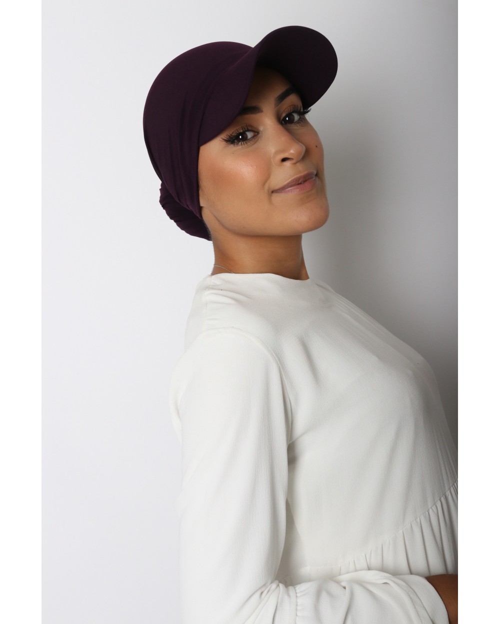 Hijab à enfiler avec casquette intégrée