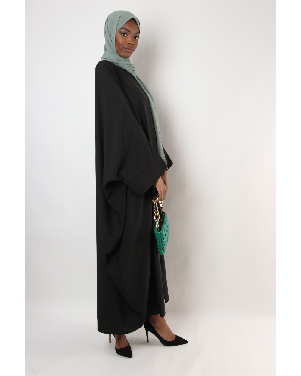 Aziria zipped butterfly abaya
