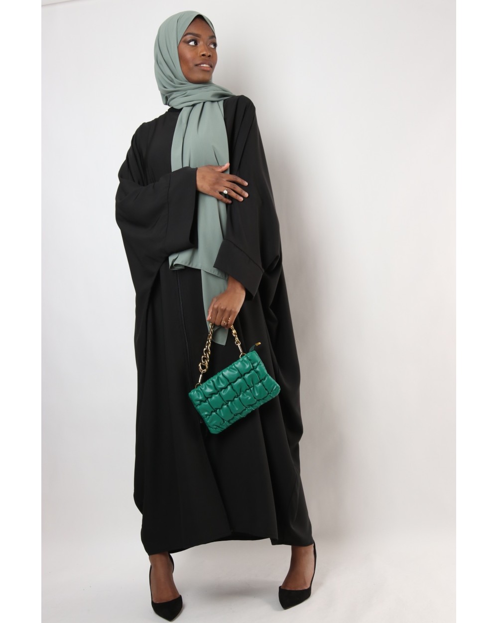 Aziria zipped butterfly abaya