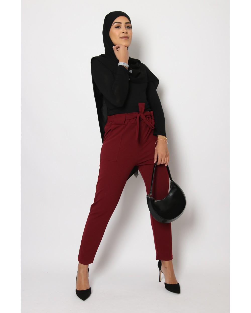 Carrot pants with belt