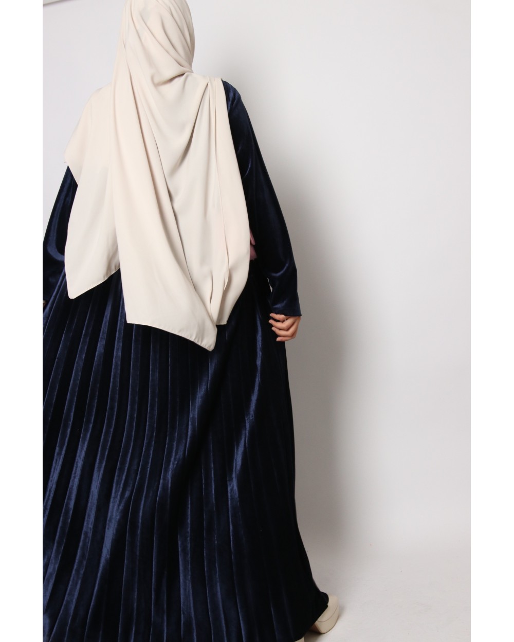 Retylia pleated velvet dress