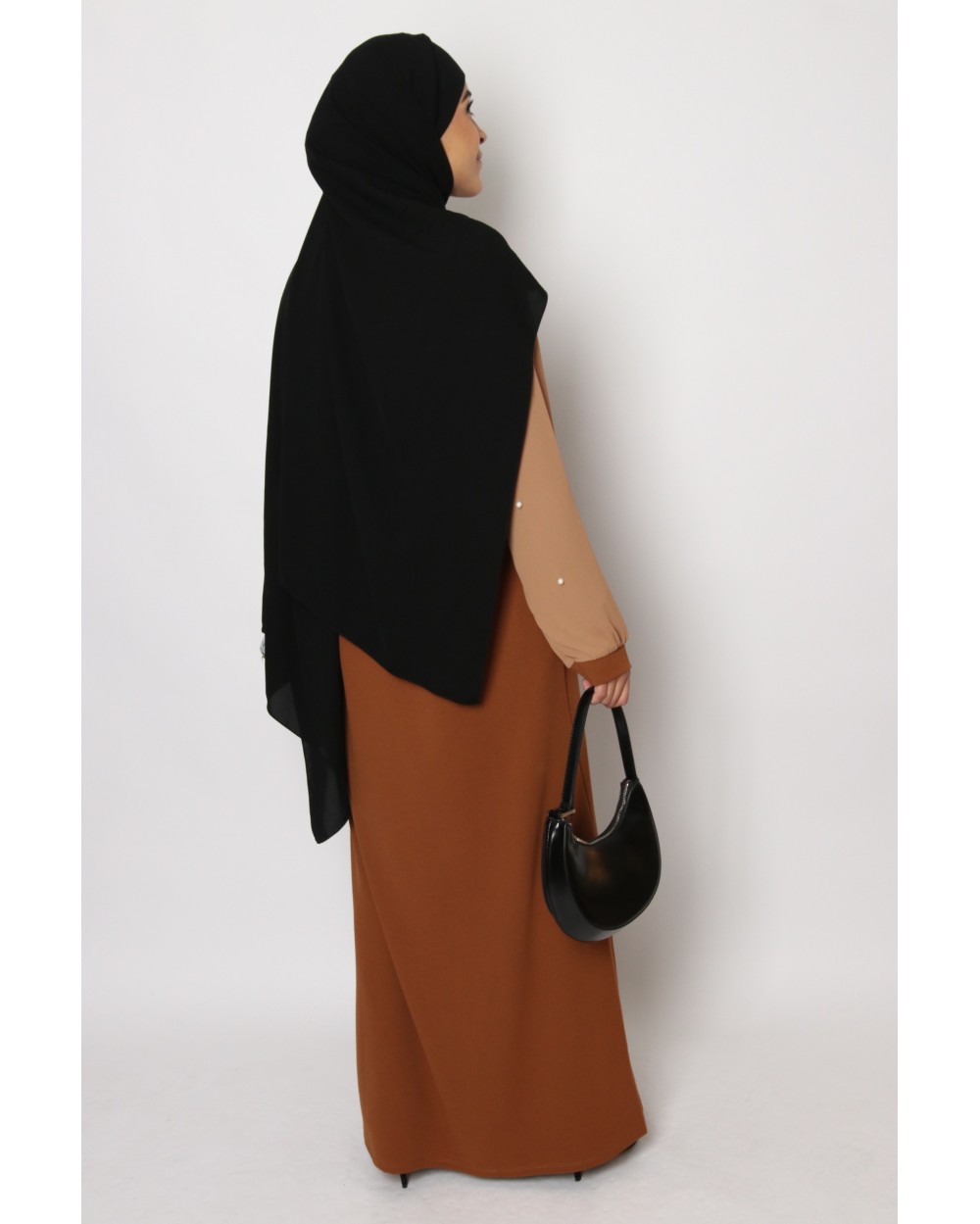 Long beaded dress with sleeves