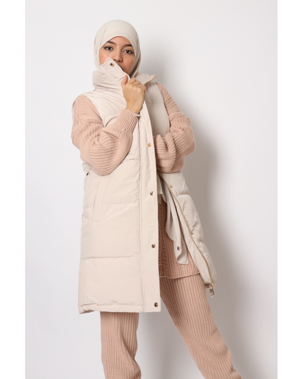 Sleeveless down jacket