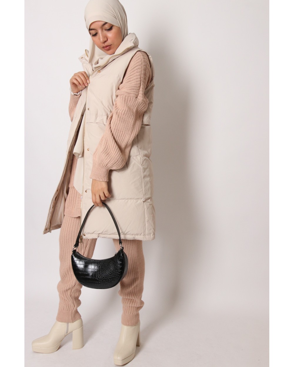 Sleeveless down jacket