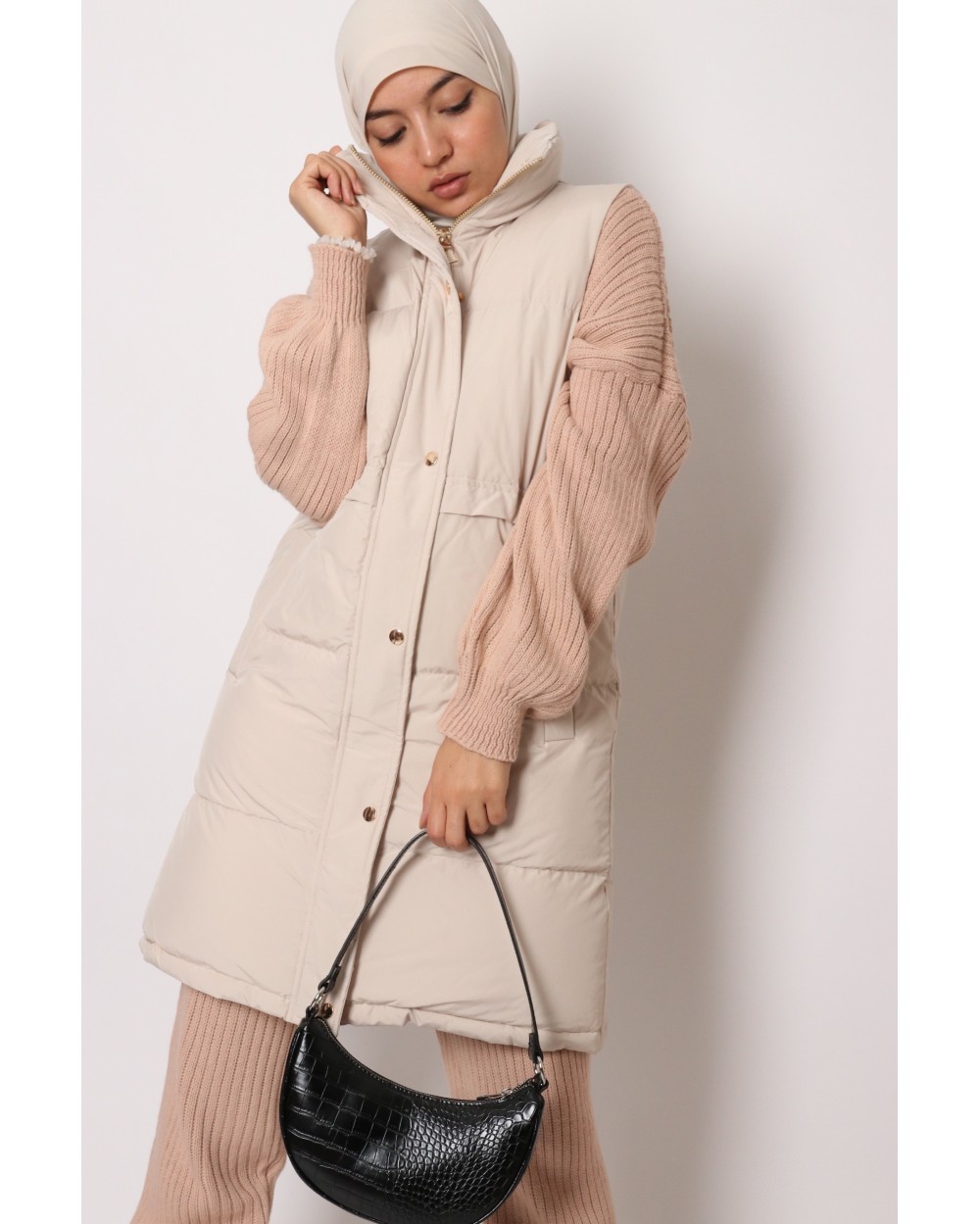 Sleeveless down jacket