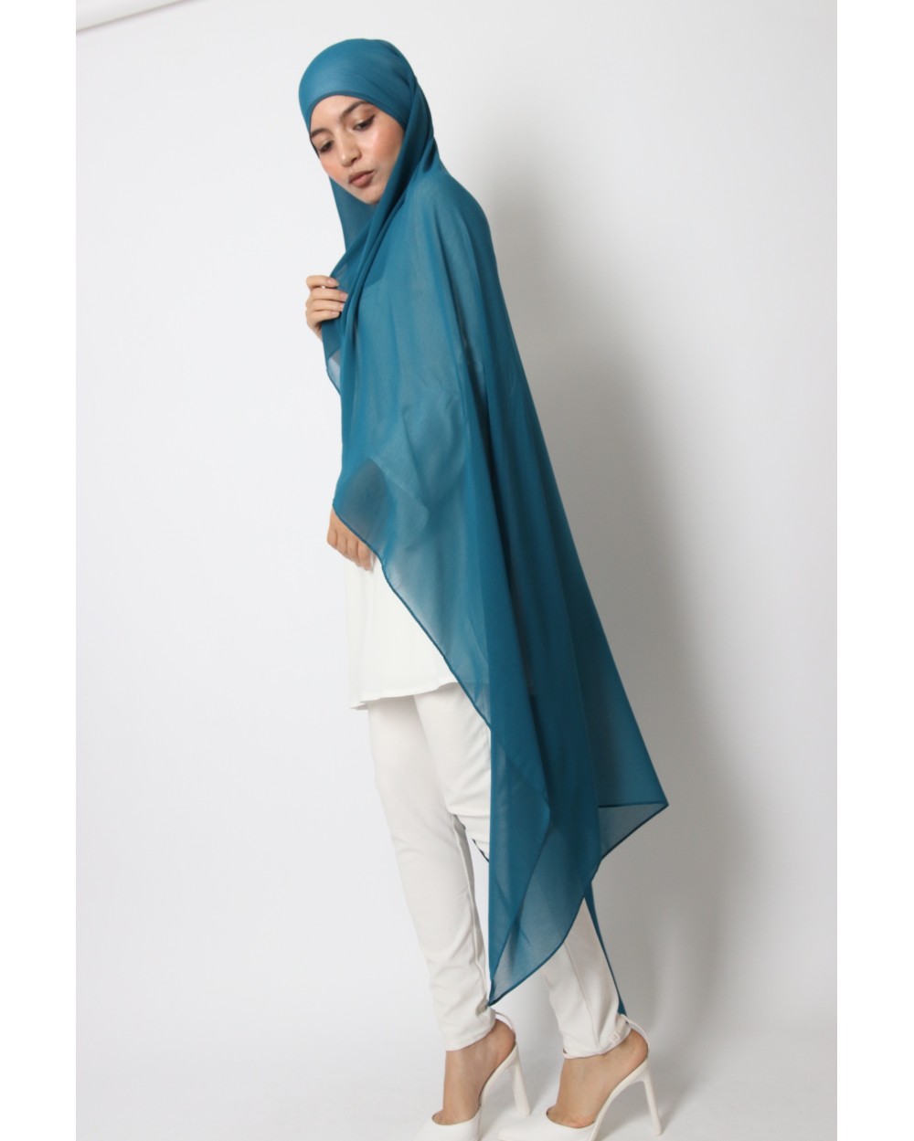 Nissa square chiffon hijab 150cm