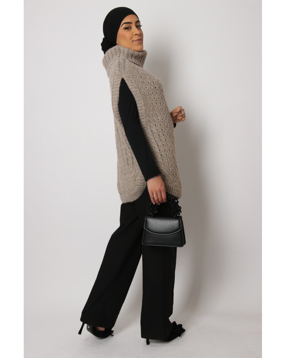 Rita sleeveless knitted sweater with turtleneck