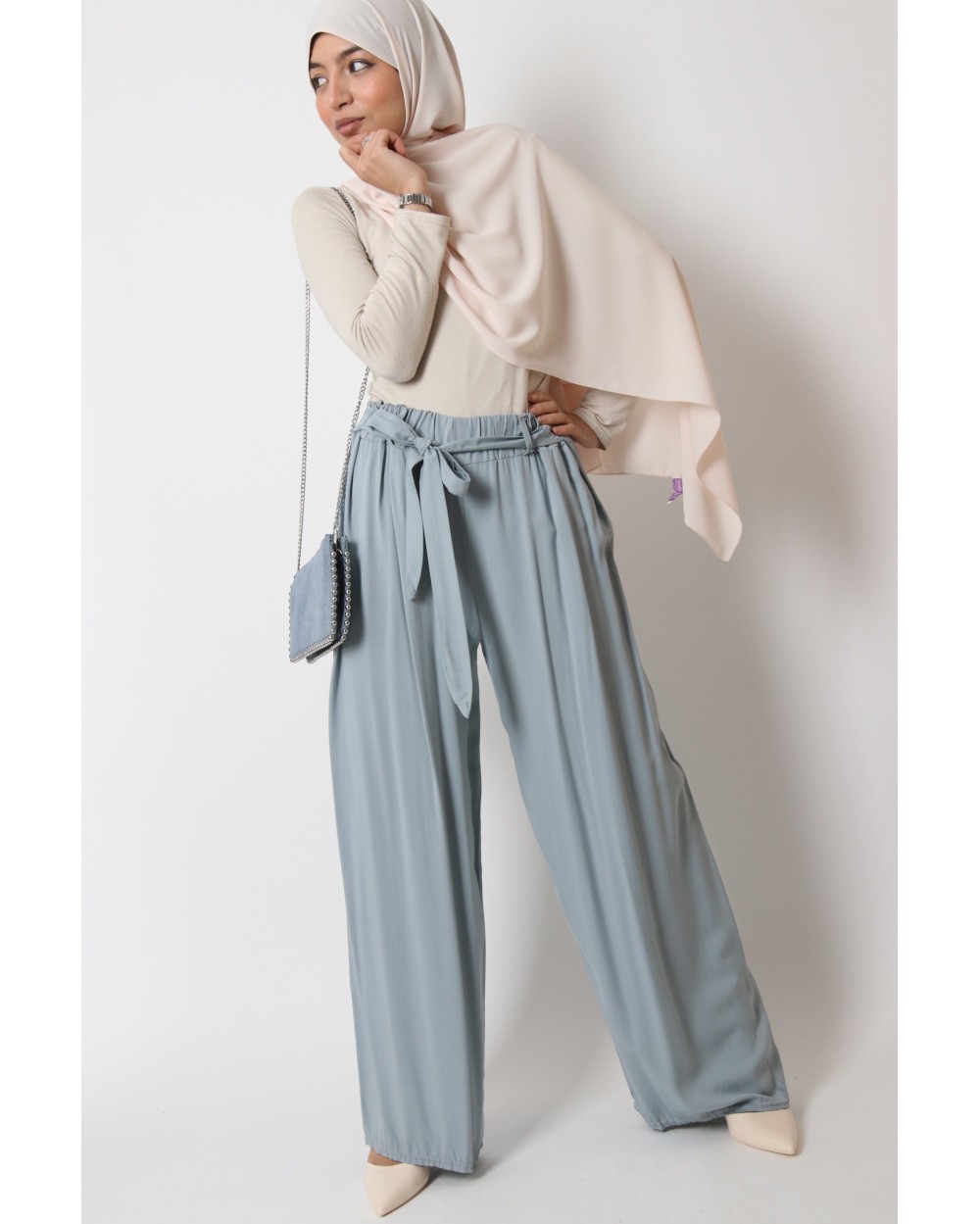 Pantalon large ceinture à nouer