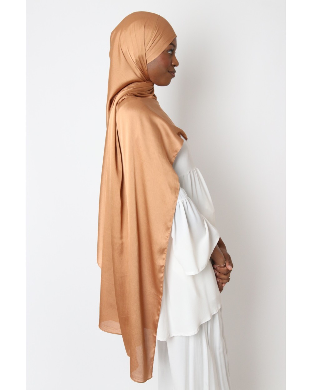 Hijab satin plissée à nouer