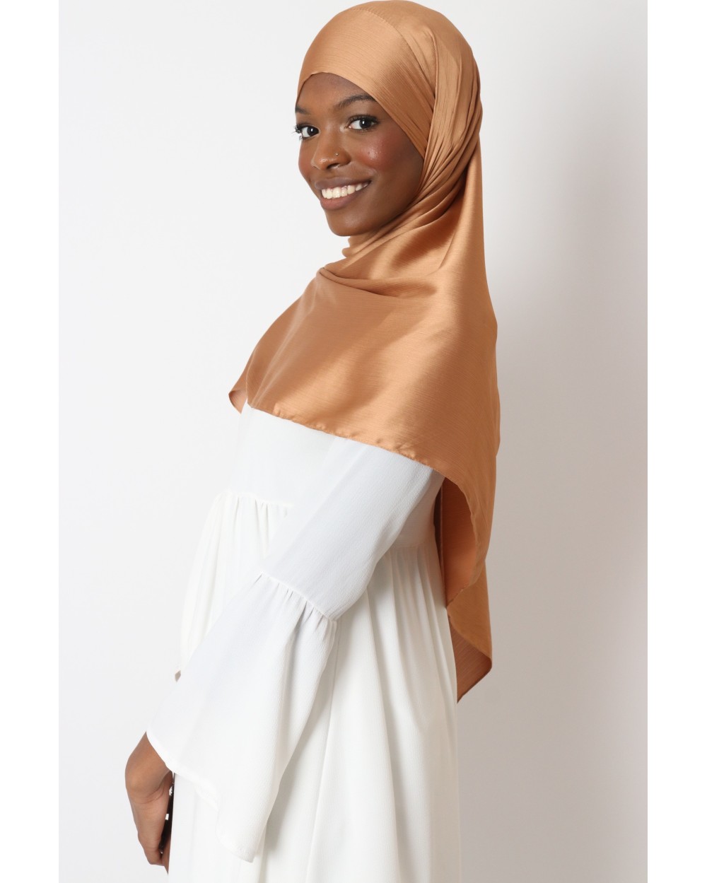 Hijab satin plissée à nouer