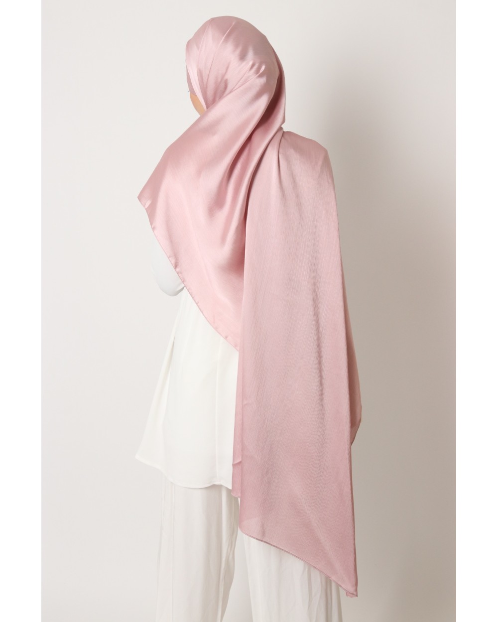 Hijab satin plissée à nouer