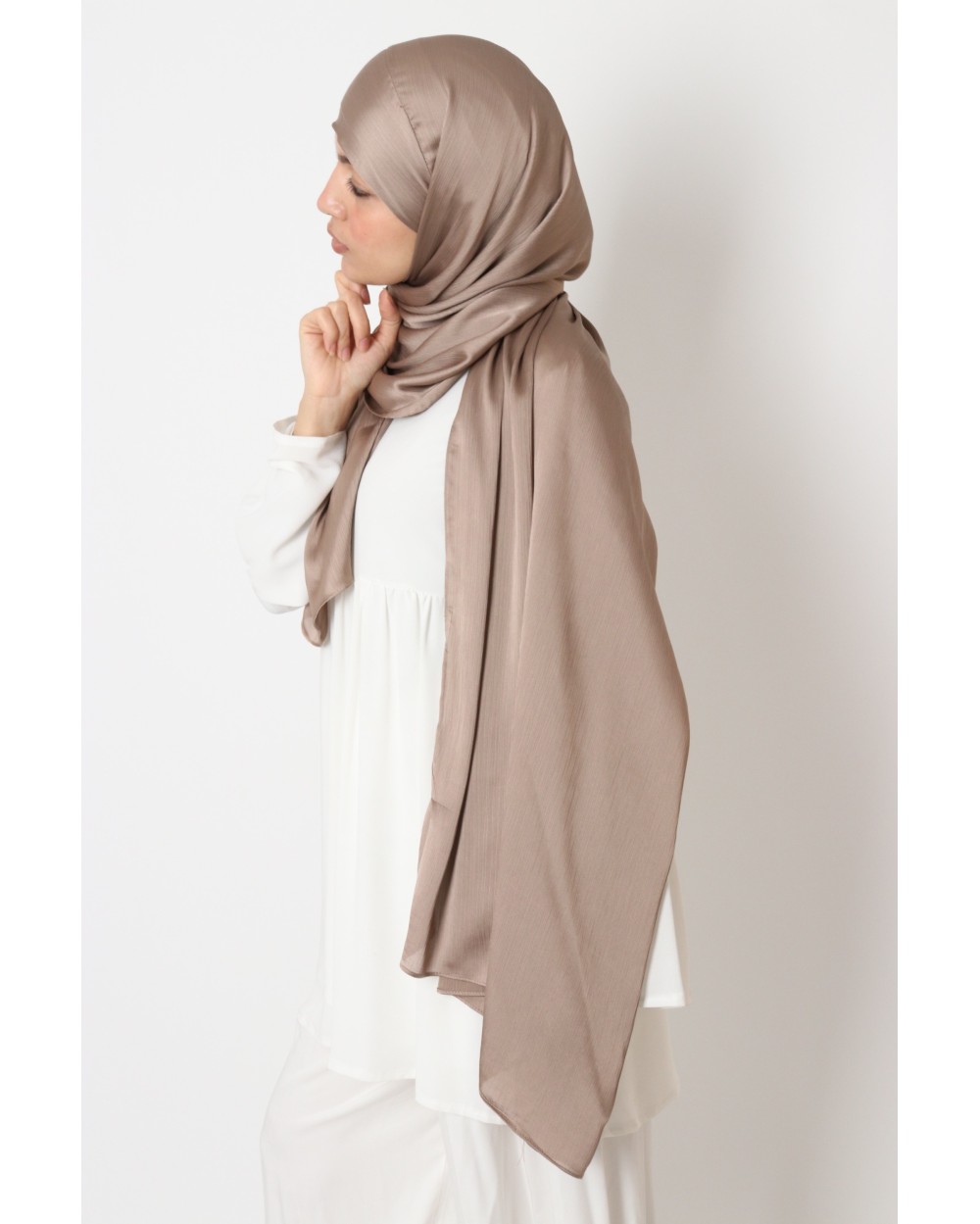 Hijab satin plissée à nouer