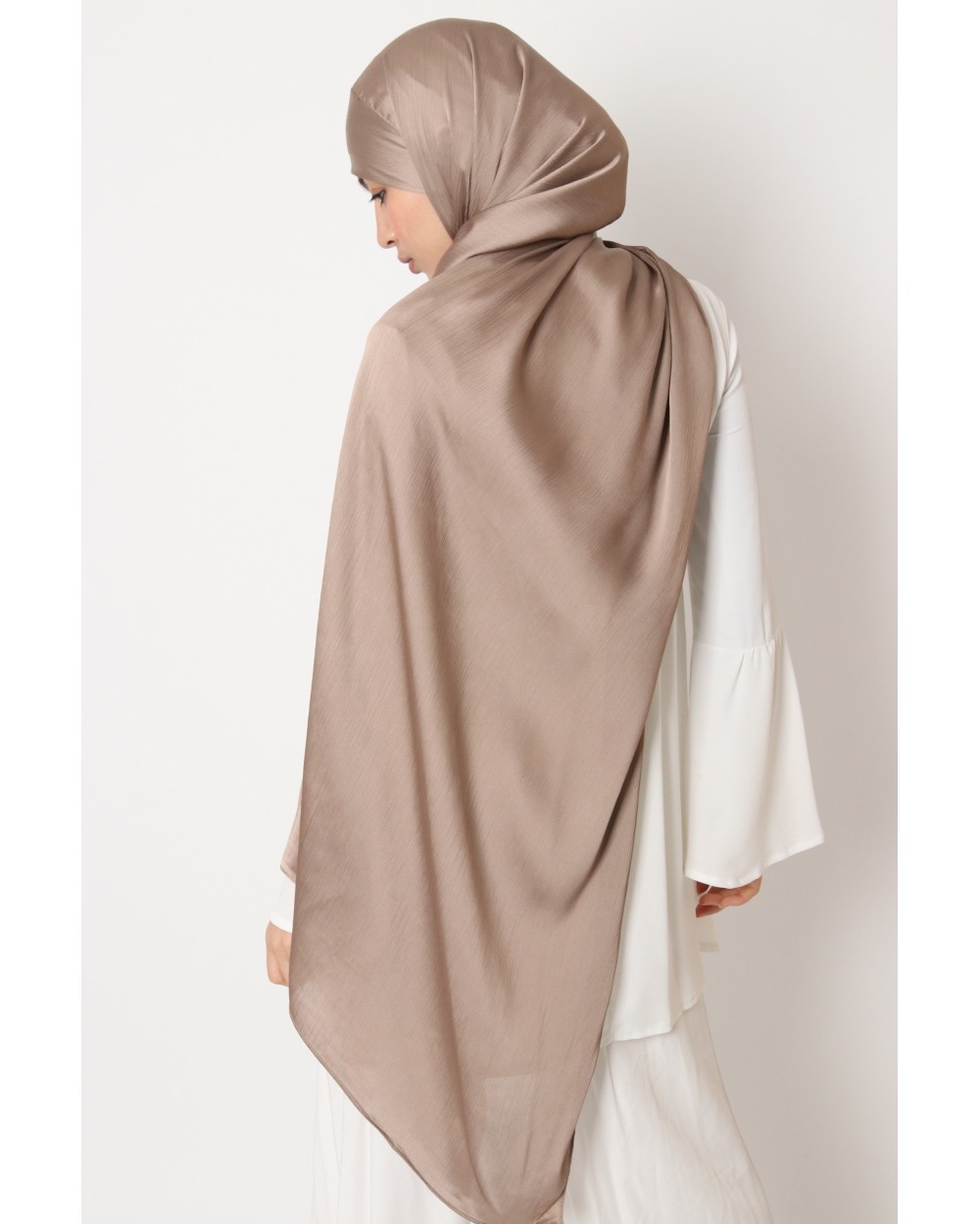 Hijab satin plissée à nouer