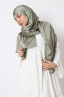 Hijab satin plissée à nouer