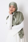 Hijab satin plissée à nouer