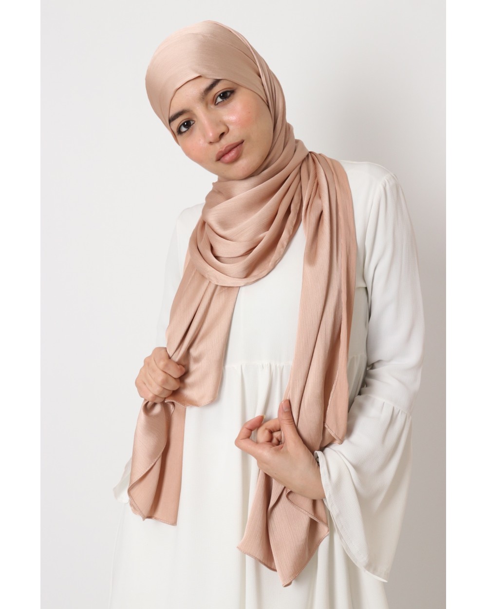 Hijab satin plissée à nouer