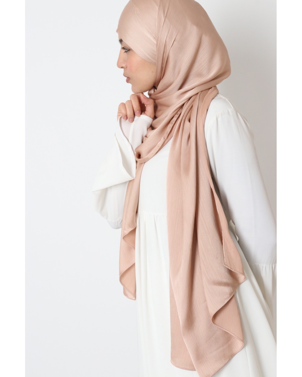 Hijab satin plissée à nouer