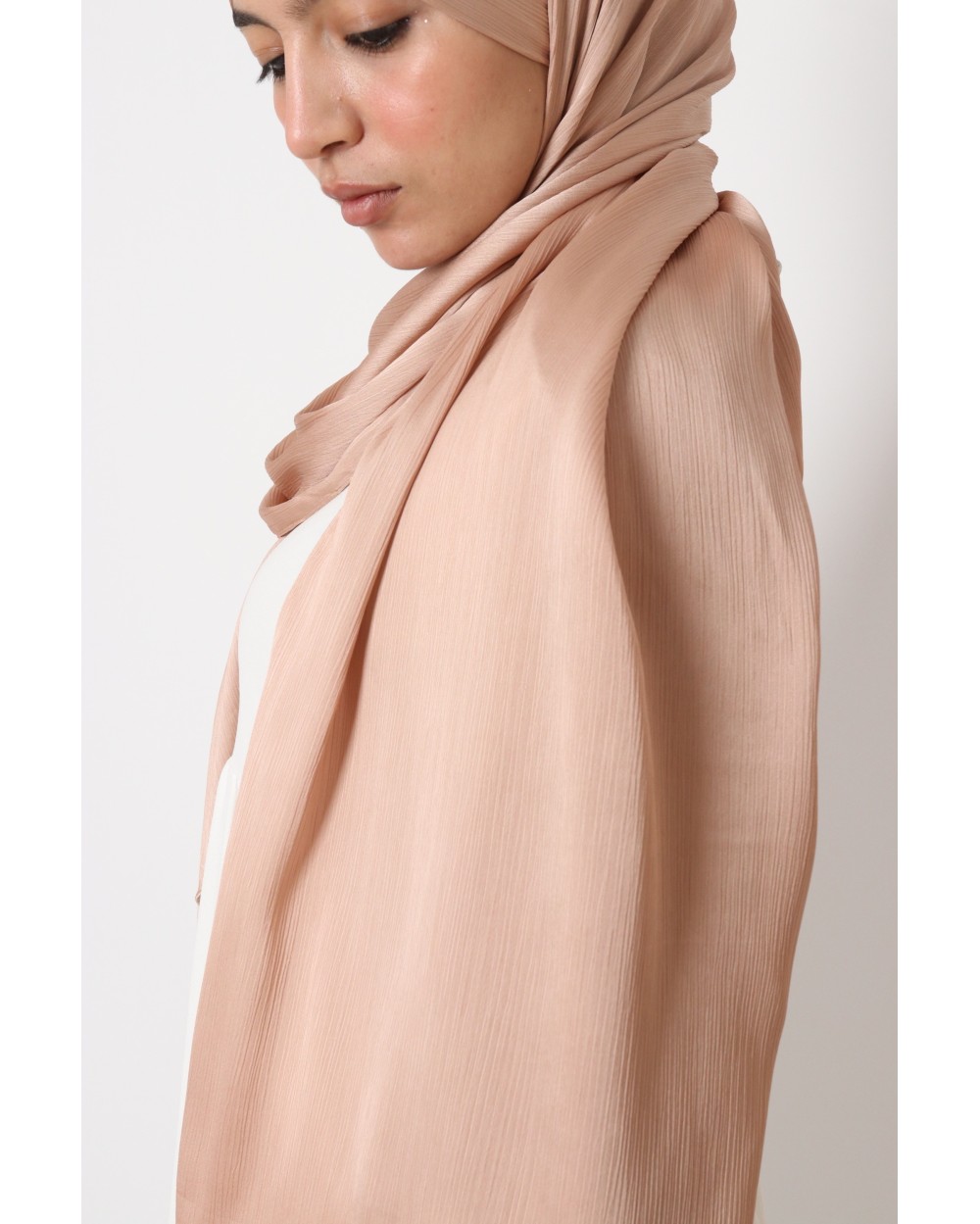 Hijab satin plissée à nouer