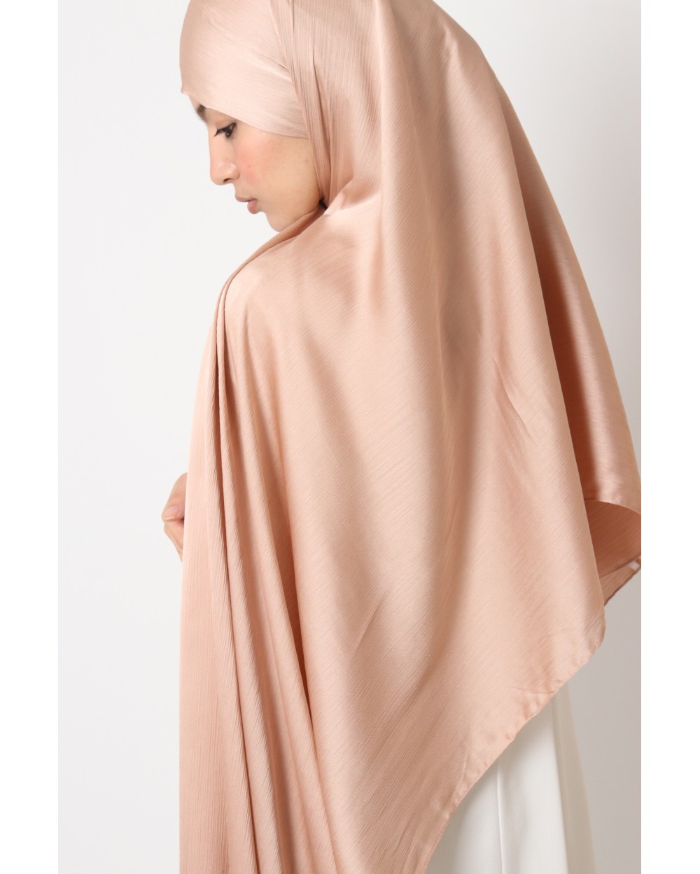 Hijab satin plissée à nouer