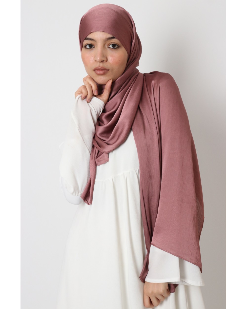 Hijab satin plissée à nouer