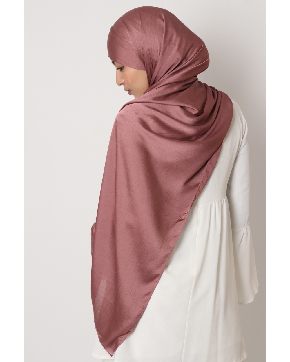 Hijab satin plissée à nouer