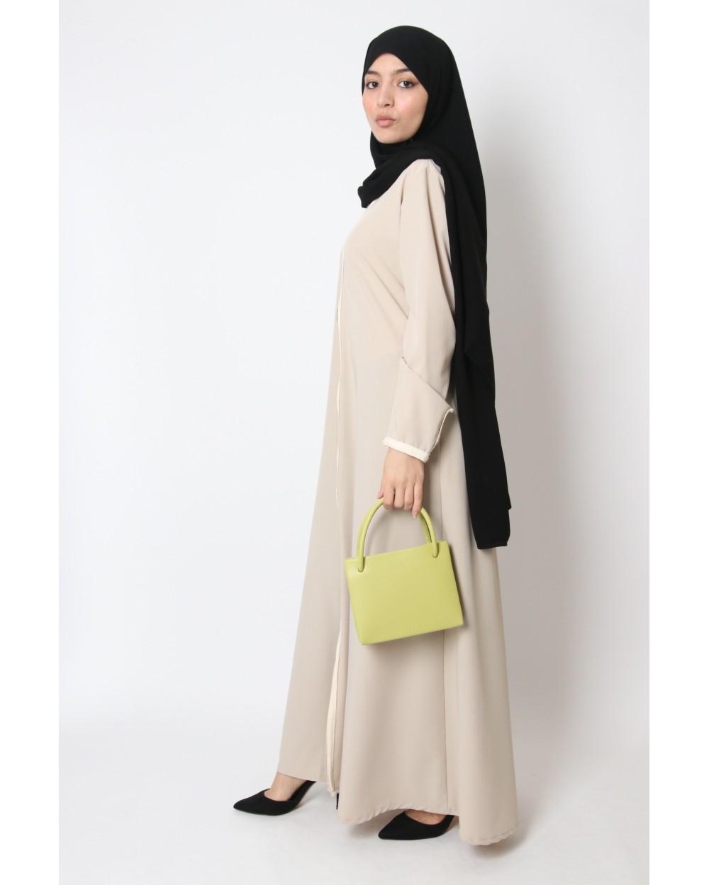 Long zipped abaya with embroidered finish