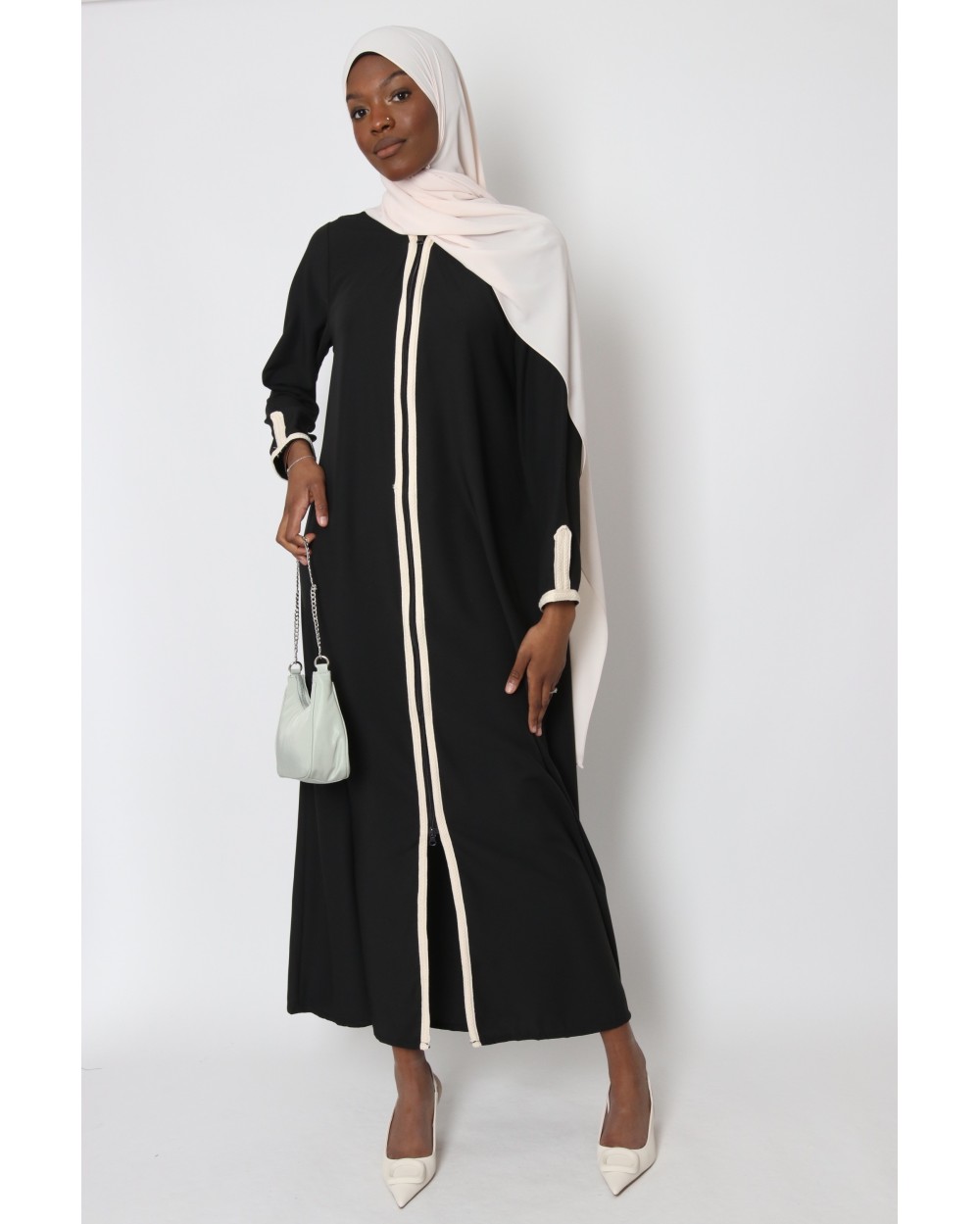 Long zipped abaya with embroidered finish