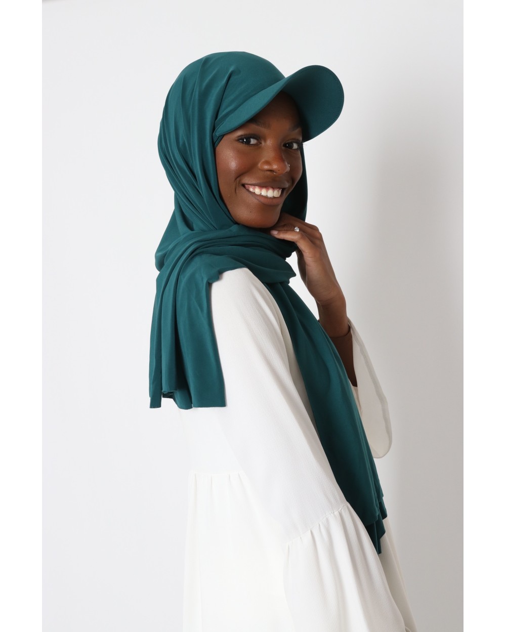 Hijab à enfiler avec casquette intégrée