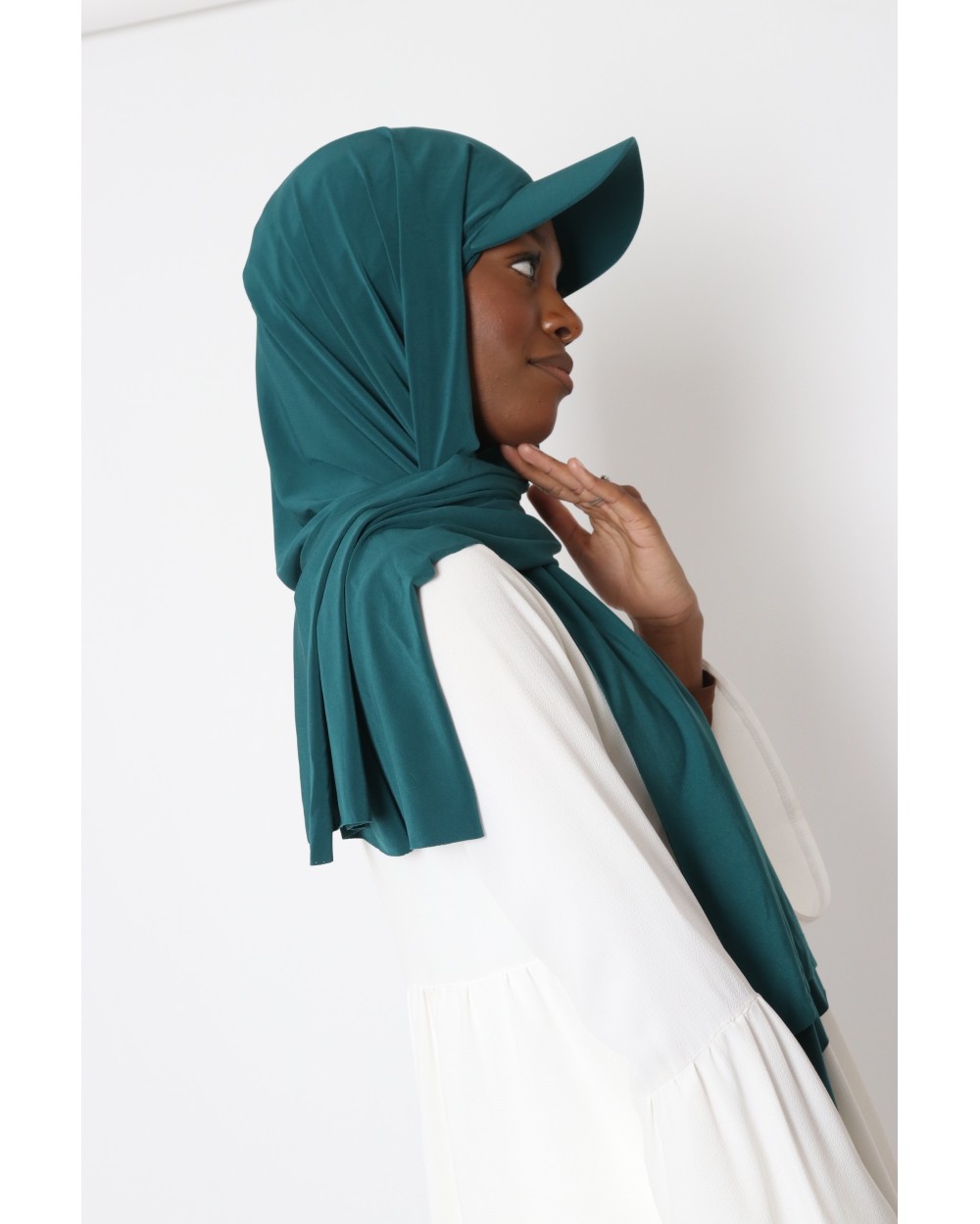 Hijab à enfiler avec casquette intégrée