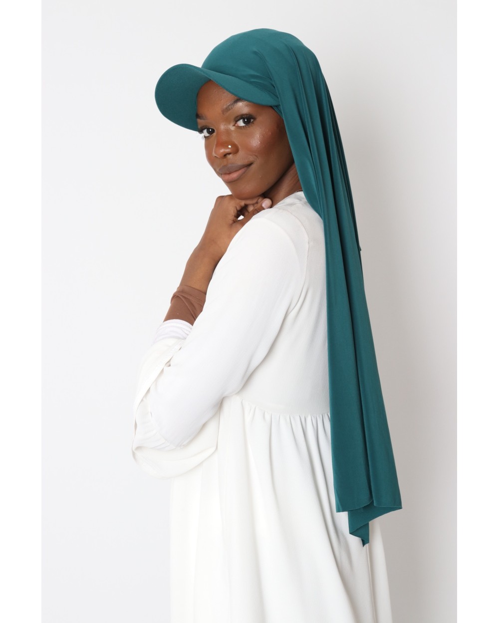 Hijab à enfiler avec casquette intégrée