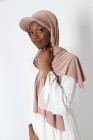 Hijab à enfiler avec casquette intégrée