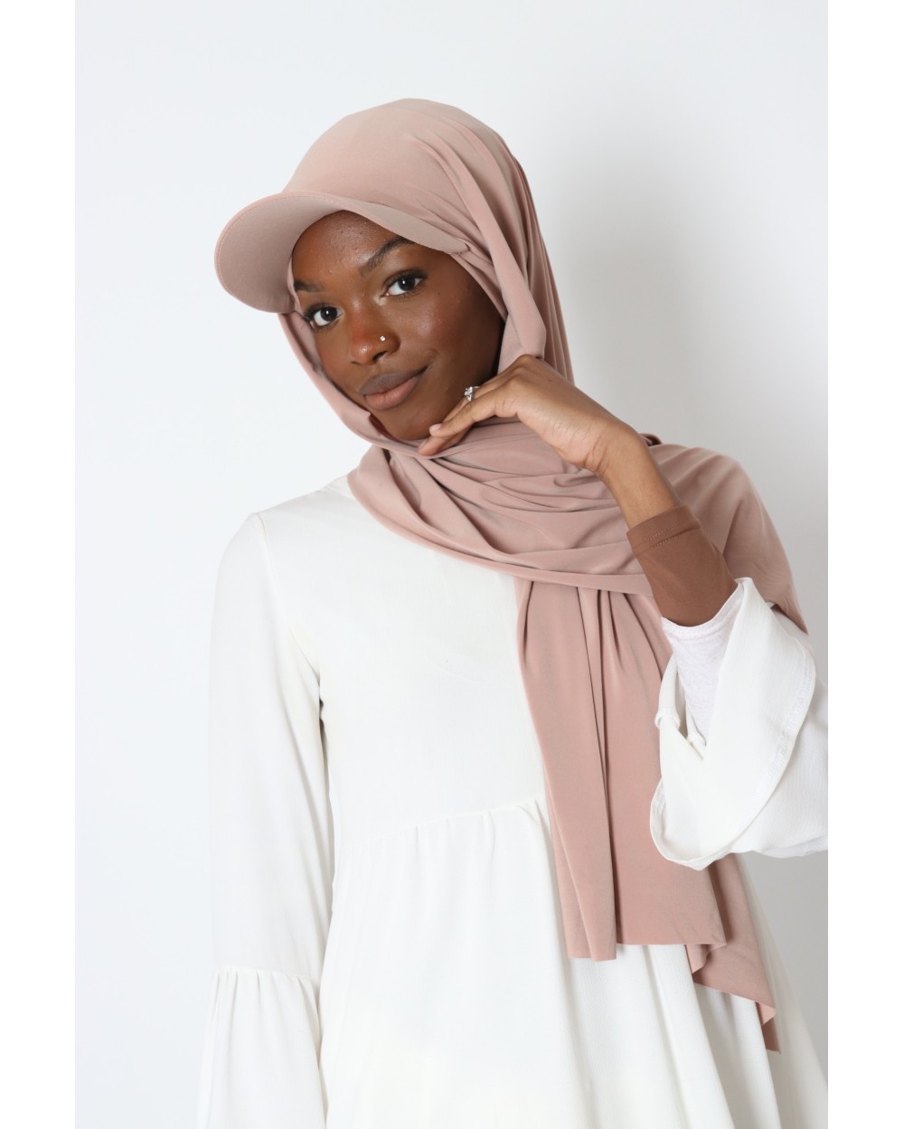 Hijab à enfiler avec casquette intégrée