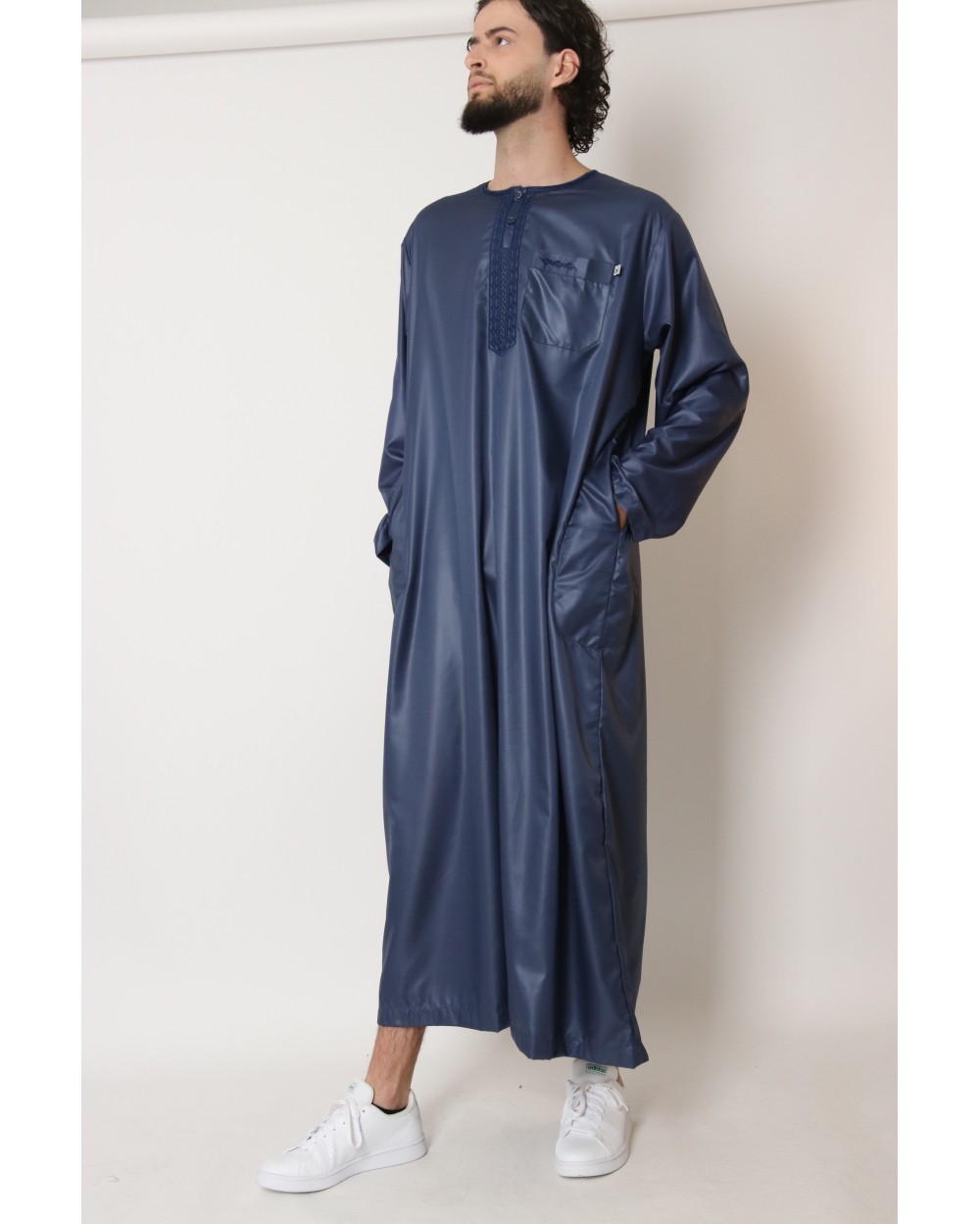 Aawoe satin thobe long sleeves