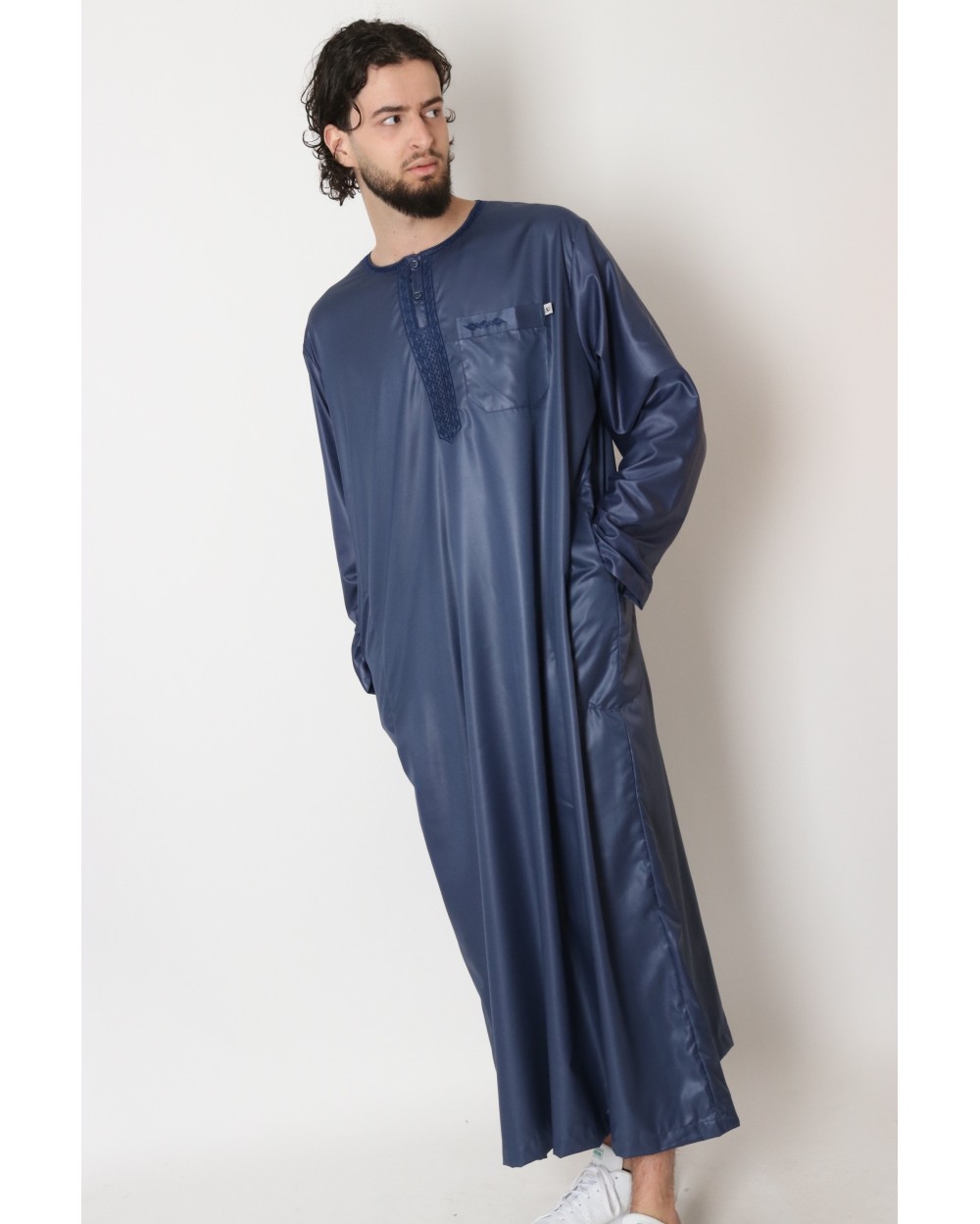 Aawoe satin thobe long sleeves