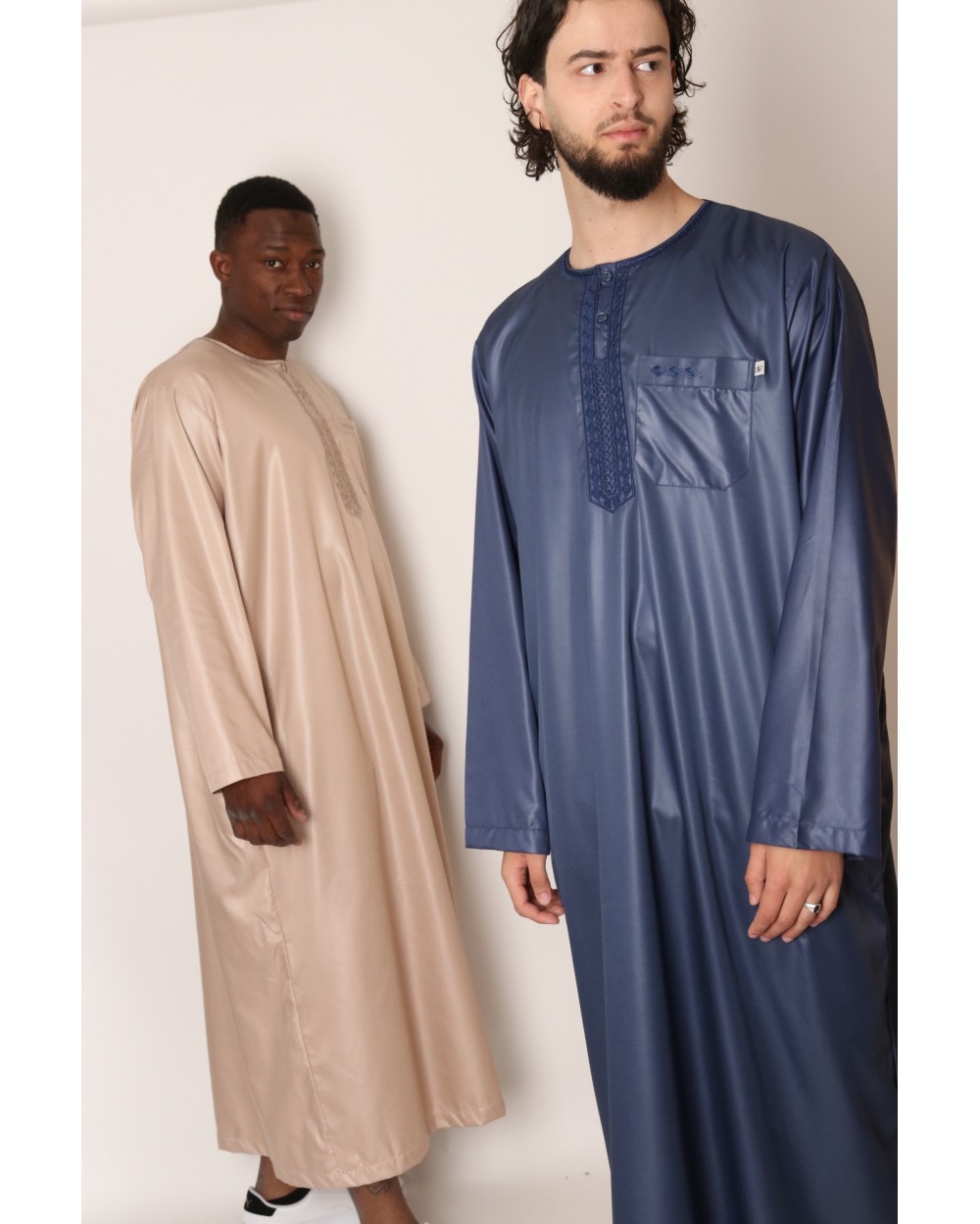 Aawoe satin thobe long sleeves