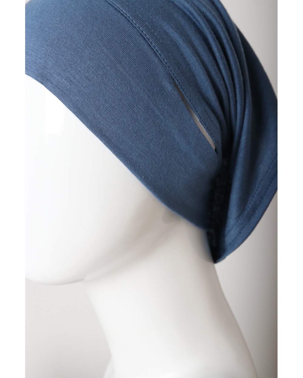 Beanie with earphone bezel slits