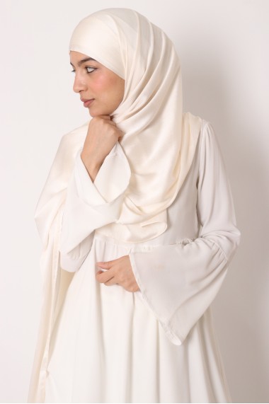 Pleated satin hijab to tie