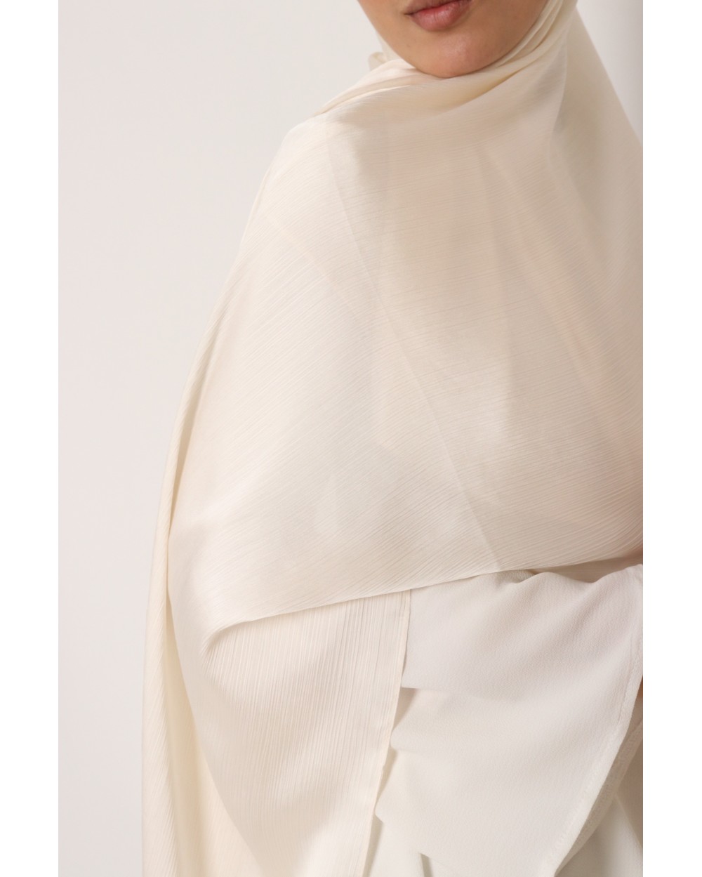 Hijab satin plissée à nouer