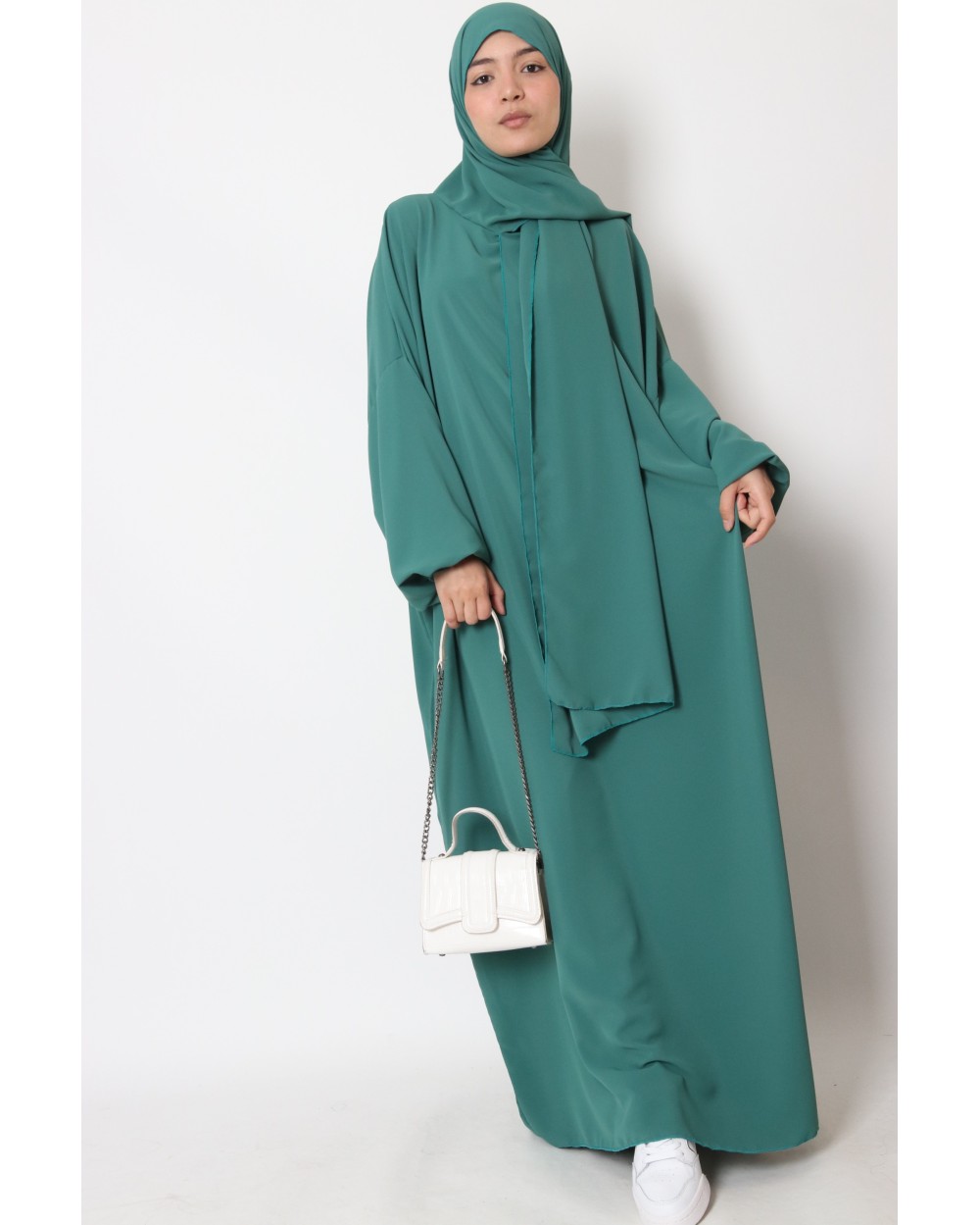 Abaya hijab intégré soie de médine