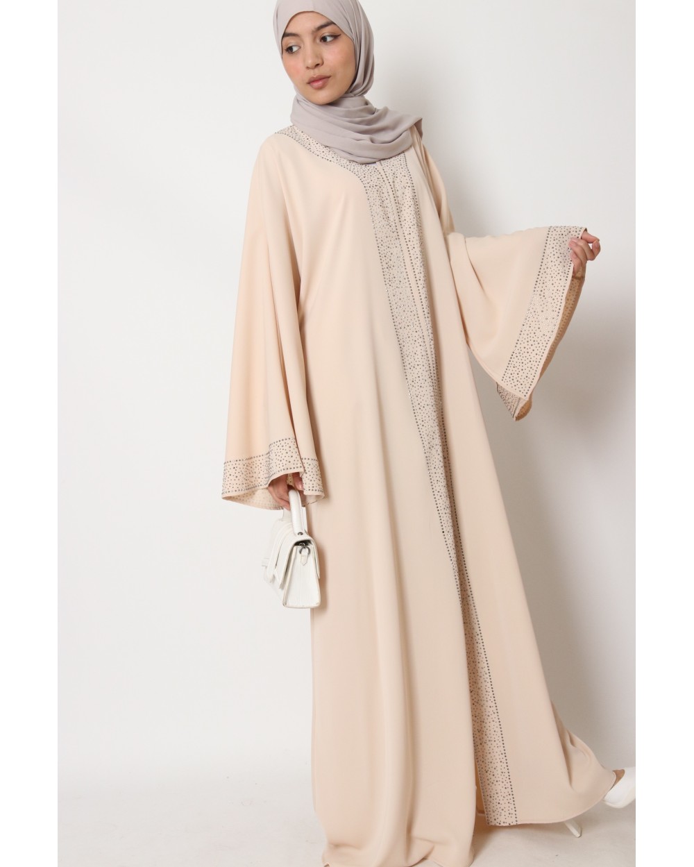 Long abaya with rhinestone neckline