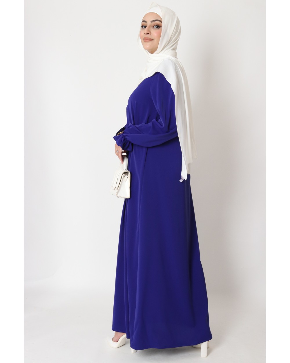 Robe col V avec boutons et manches volants