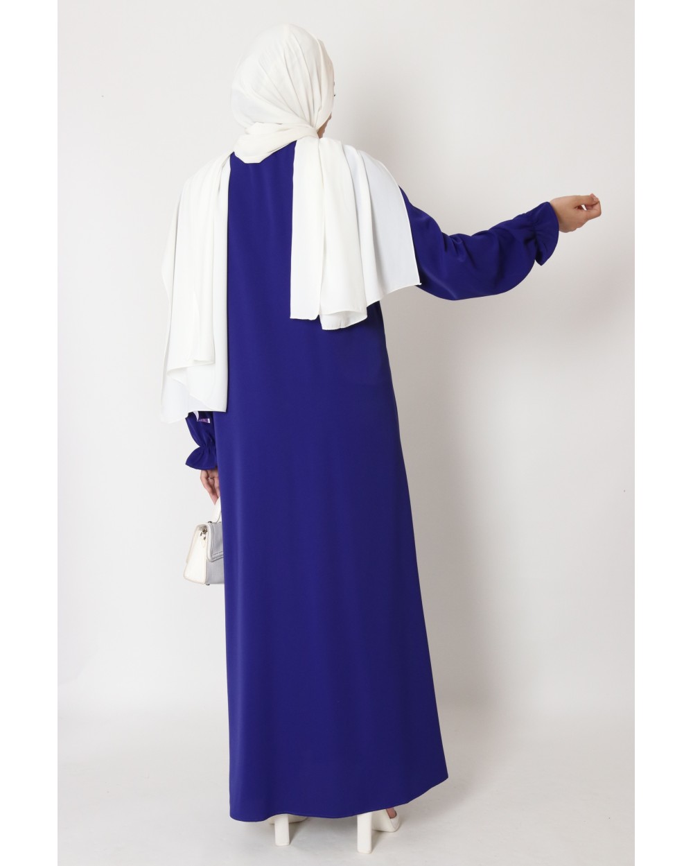 Robe col V avec boutons et manches volants