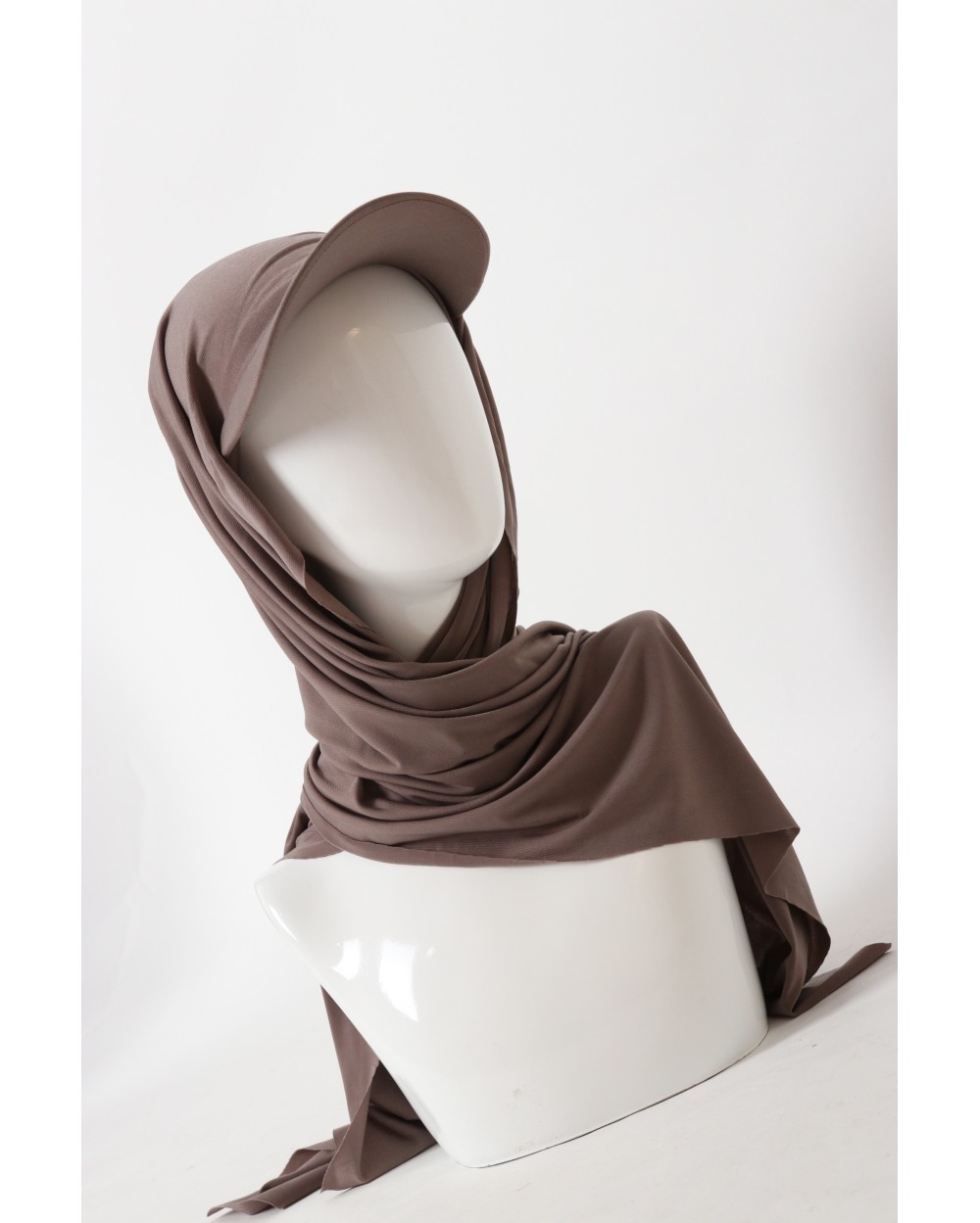 Hijab à enfiler avec casquette intégrée