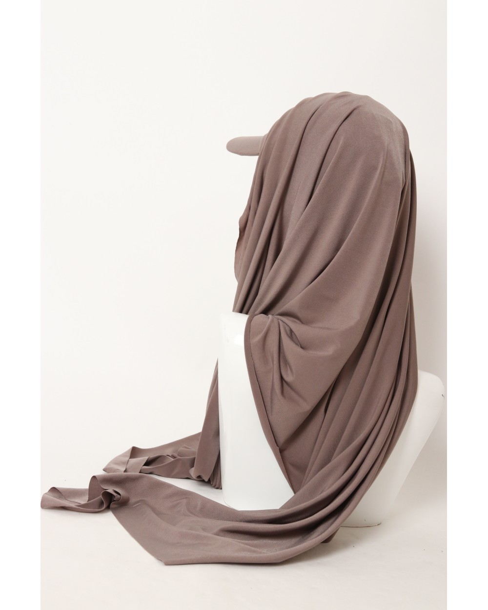 Hijab à enfiler avec casquette intégrée