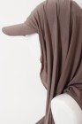 Hijab à enfiler avec casquette intégrée
