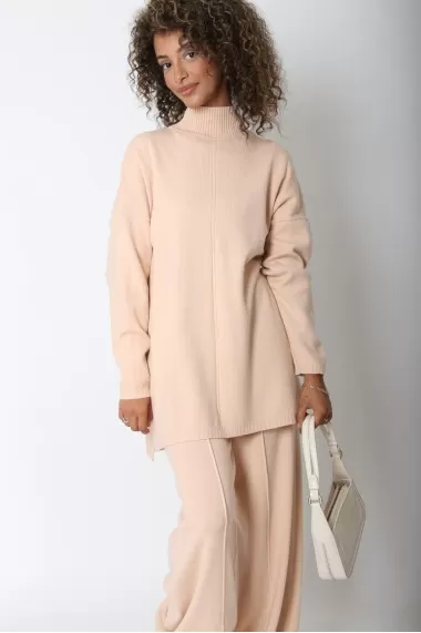 High-neck sweater and pants...