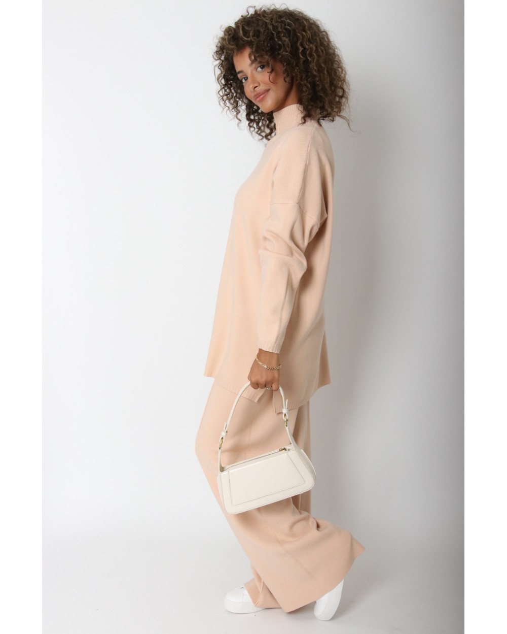 Ensemble pull col montant et pantalon