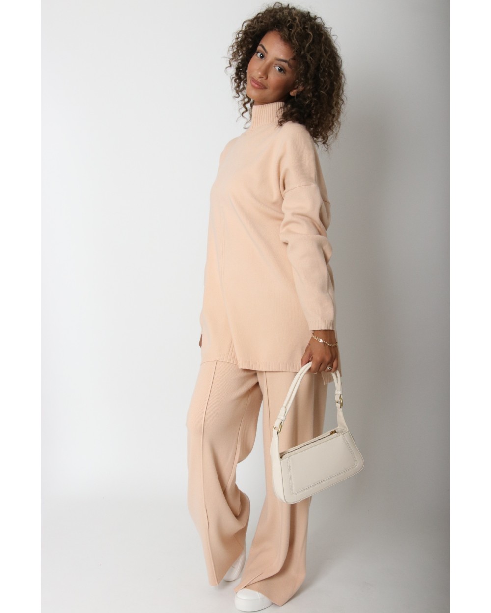 Ensemble pull col montant et pantalon