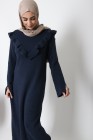 Robe pull avec petits volants en col V sur le bust