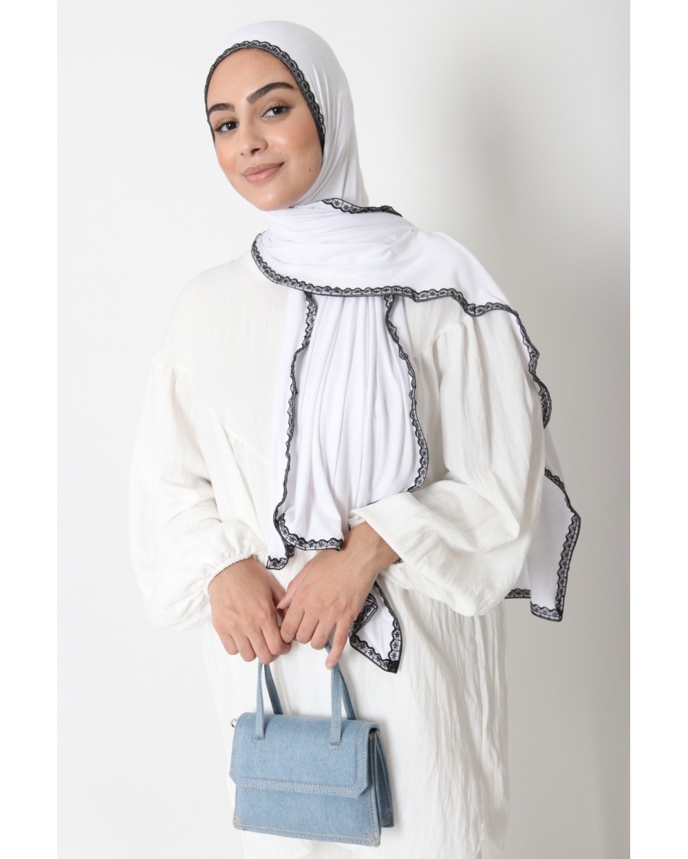 Hijab jersey contour dentelle noire